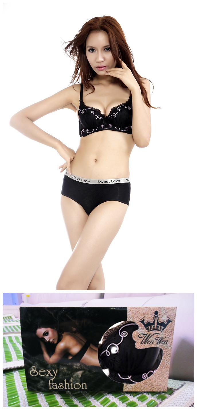 Wholesale Sweet Embroidered Lace 3/4 Cups Push-up Bra Black