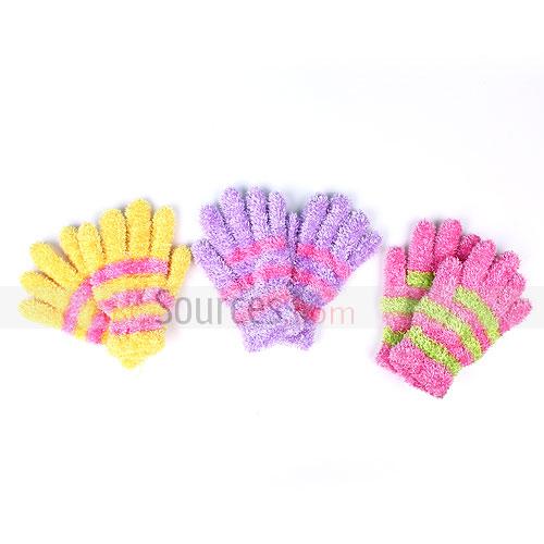 Feather yarn gloves