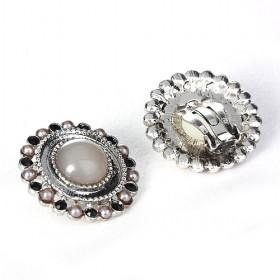 Vintage Resin Clip Earrings 4