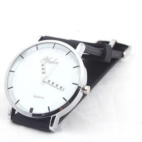 Classic Design White And Black Leather-belt And Diamond-Decorative Ladies Quartz Wrist Watch
