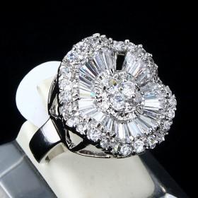 Trendy Zircon Ring